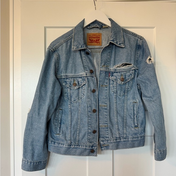 Levi's Other - Levi's Classic Distressed Blue Denim Jacket